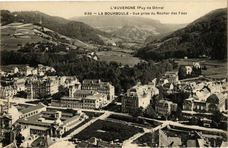 Carte postale ancienne La Bourboule-Vue prise du Rocher des Fées à La Bourboule