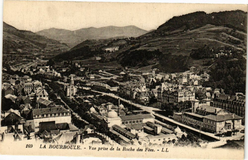 Carte postale ancienne La Bourboule-Vue prise de la Roche des Fées à La Bourboule