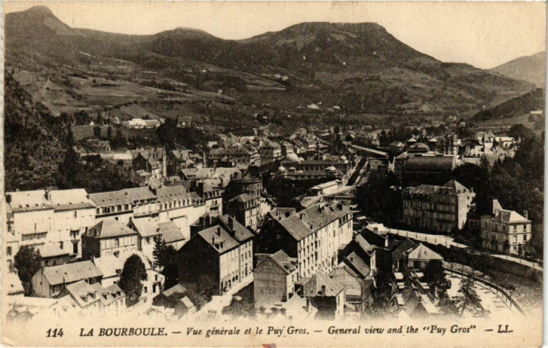 Carte postale ancienne La Bourboule-Vue générale et le Puy Gros à La Bourboule