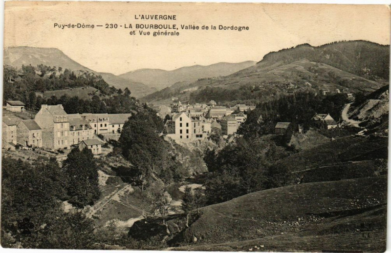 Carte postale ancienne La Bourboule-Vallée de la Dordogne et Vue générale à La Bourboule