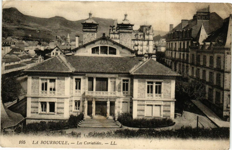 Carte postale ancienne La Bourboule-Les Cariatides à La Bourboule
