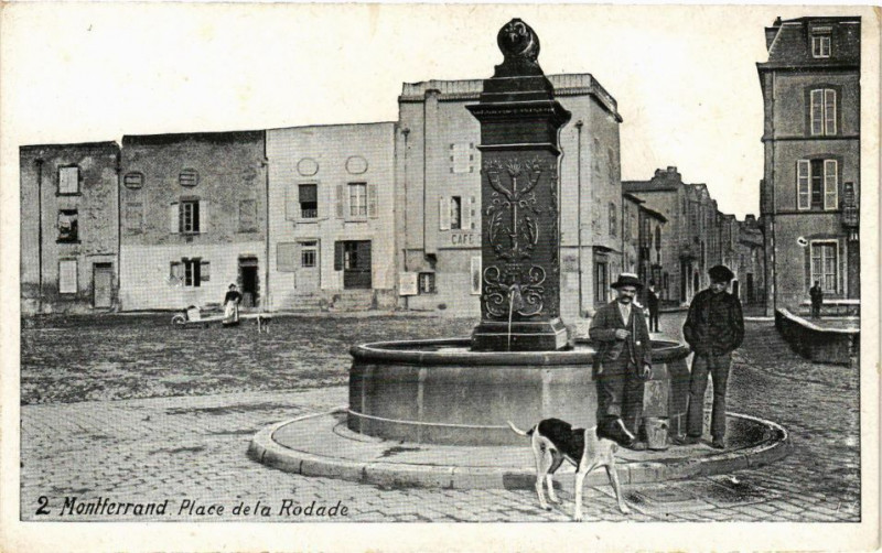 Carte postale ancienne Montferrand - Place de la Rodade