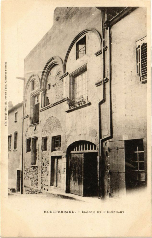 Carte postale ancienne Montferrand - Maison de l'Elephant