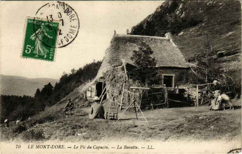 Carte postale ancienne Le Mont-Dore - Le Pic du Capucin - La Buveite à Mont-Dore