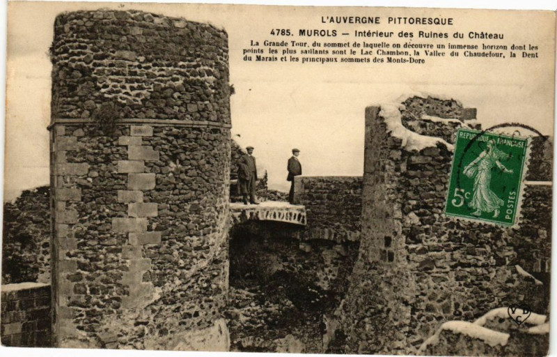 Carte postale ancienne L'Auvergne Pittoresque - Murols - Interieur des Ruines du Chateau à Murol