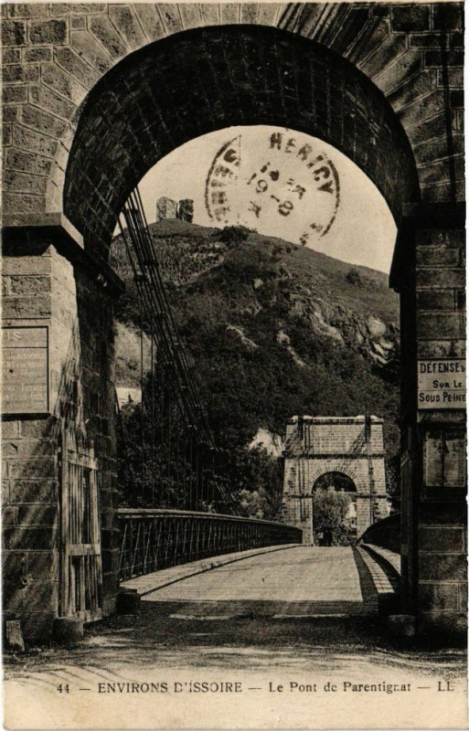 Carte postale ancienne Env. d'Issoire - Le Pont de Parentignat à Parentignat