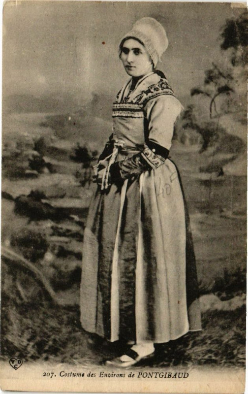 Carte postale ancienne Costume des Env. de Pontgibaud à Pontgibaud