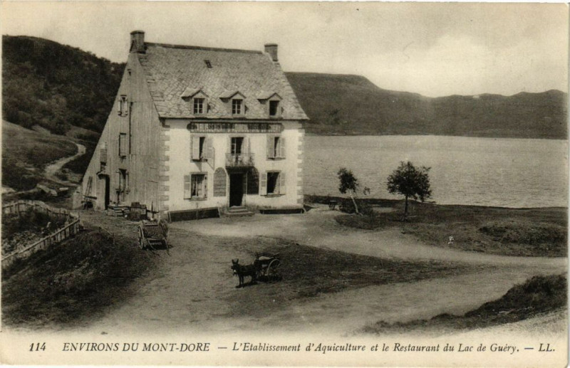 Carte postale ancienne Env. de Mont-Dore-L'Etabl. d'Aquiculture et le Restaurant à Mont-Dore