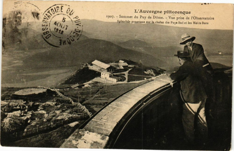 Carte postale ancienne Sommet du Pay de Dome - Vue prise de l'Observatoire - Splendide à Ris