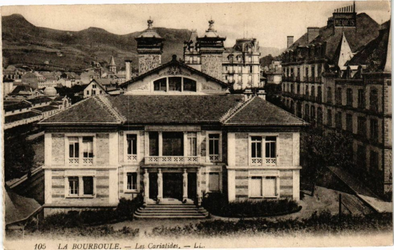 Carte postale ancienne La Bourboule - Les Cariatides à La Bourboule