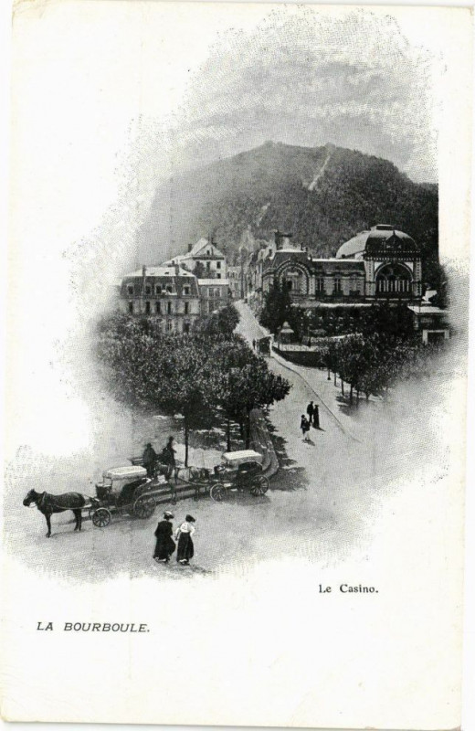 Carte postale ancienne La Bourboule - Le Casino à La Bourboule