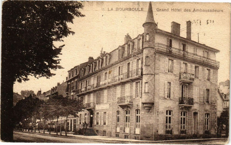 Carte postale ancienne La Bourboule - Grand Hotel des Ambassadeurs à La Bourboule