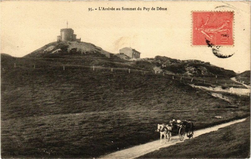 Carte postale ancienne L'Arrivée au Sommet du Puy-de-Dome