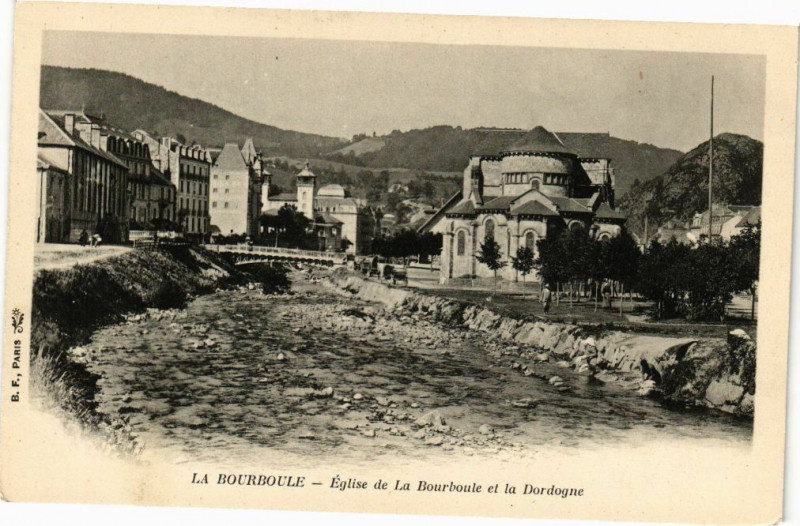 Carte postale ancienne La Bourboule - Eglise de la Bourboule et la Dordogne à La Bourboule
