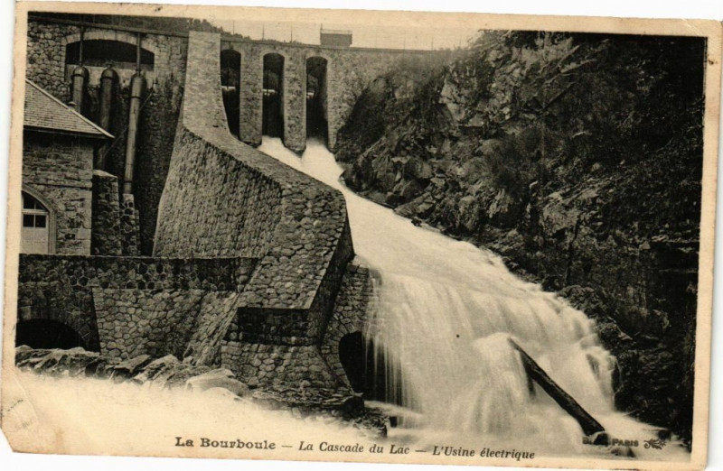 Carte postale ancienne La Bourboule - La Cascade du Lac - L'Usine electrique à La Bourboule