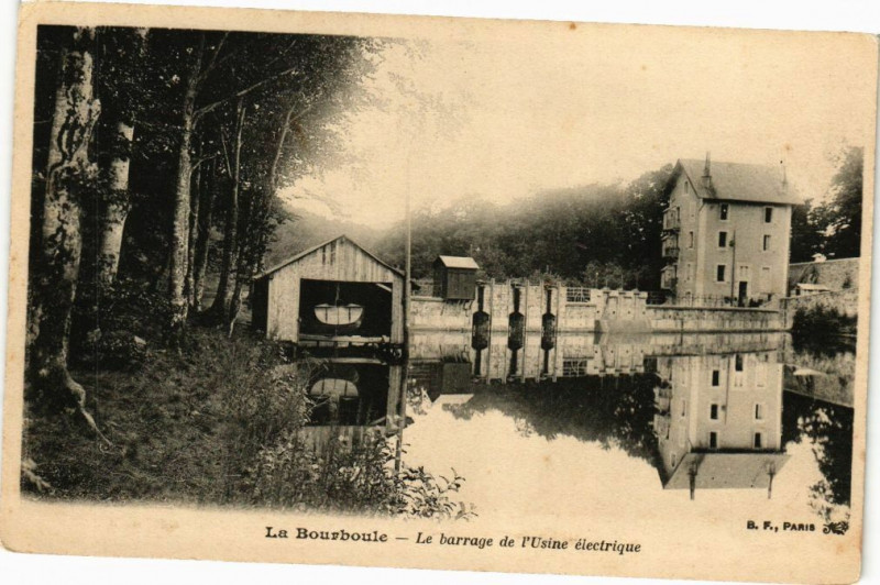Carte postale ancienne La Bourboule - Le barrage de l'Usine elctcrique à La Bourboule