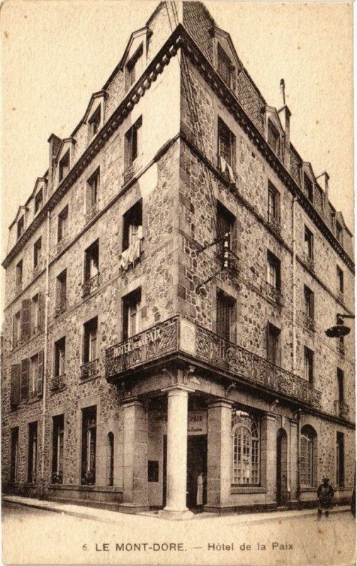 Carte postale ancienne Le Mont-Dore - Hotel de la Paix à Mont-Dore