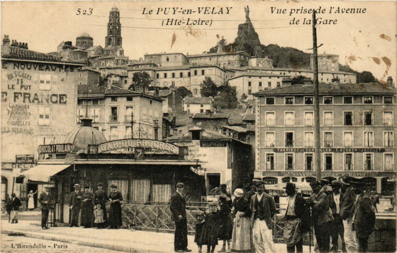Carte postale ancienne Le Puy-en-Velay - Vue prise de l'Avenue de la Gare au Puy-en-Velay