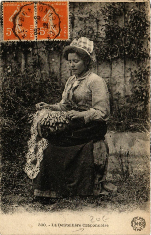 Carte postale ancienne La Dentelliere Craponnaise - Folklore - Type
