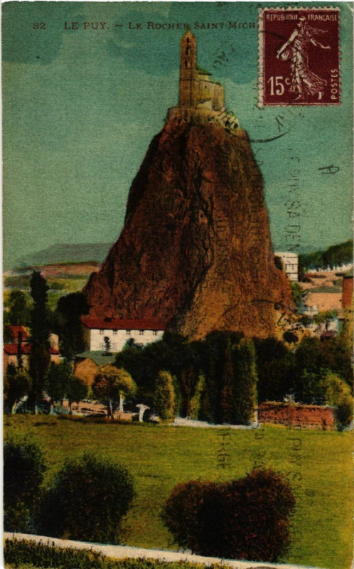 Carte postale ancienne Le Puy - Le Rocher Saint-Michel