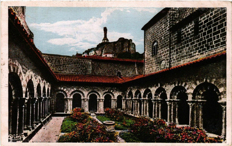 Carte postale ancienne Le Puy(Hte-Loire) - Le Cloitre, la Vierge et le Rocher de Corneille