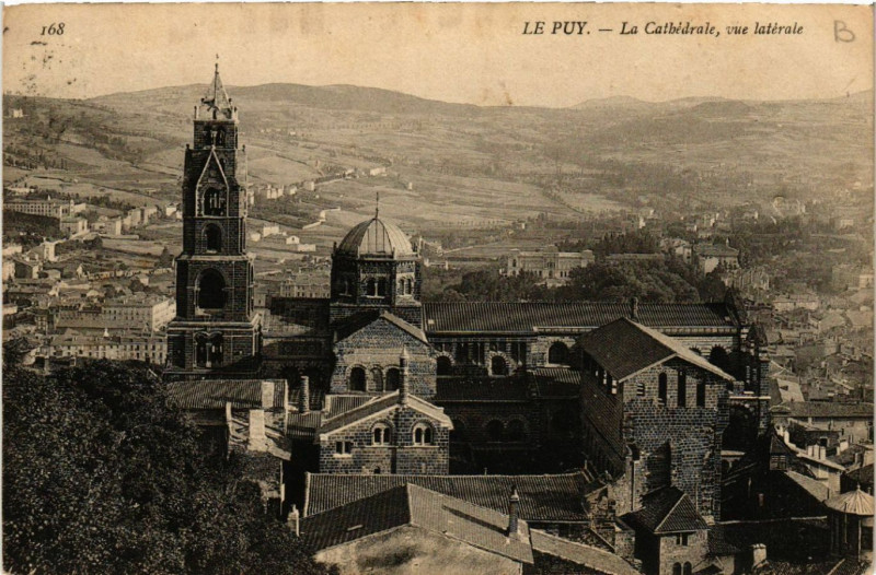 Carte postale ancienne Le Puy - La Cathedrale, vue laterale