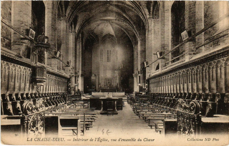 Carte postale ancienne La Chaise-Dieu - Interieur de l'eglise, vue d'ensemble du Choeur à La Chaise-Dieu