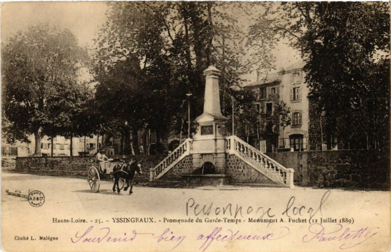 Carte postale ancienne Haute-Loire - Yssingeaux - Promnade du Garde-Temps - Monument ... à Yssingeaux