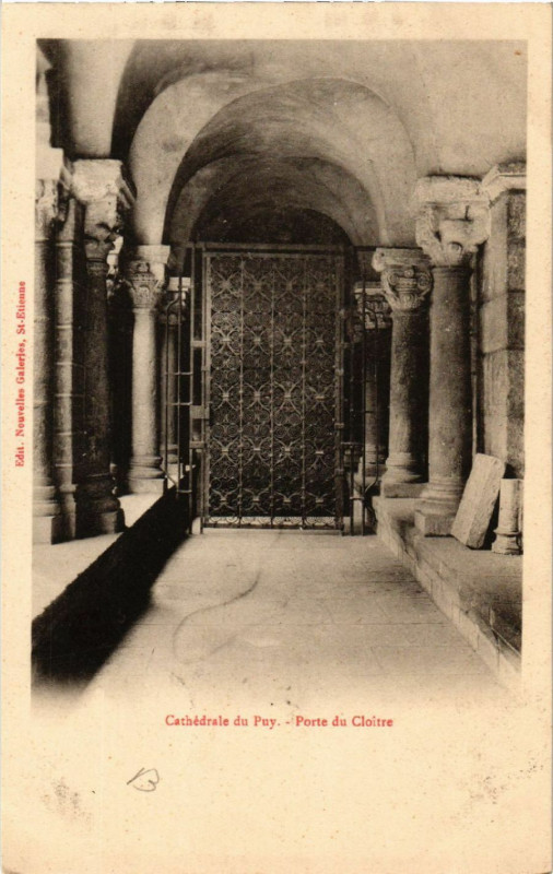 Carte postale ancienne Cathedrale du Puy - Porte du Cloitre