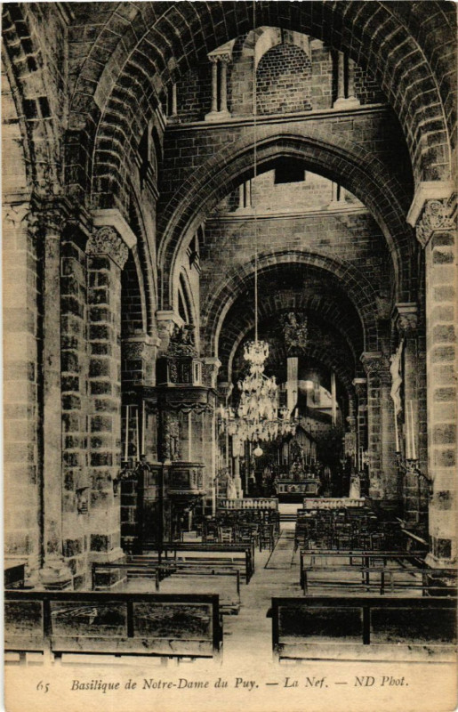Carte postale ancienne Basilique de Notre-Dame du Puy - La Nef