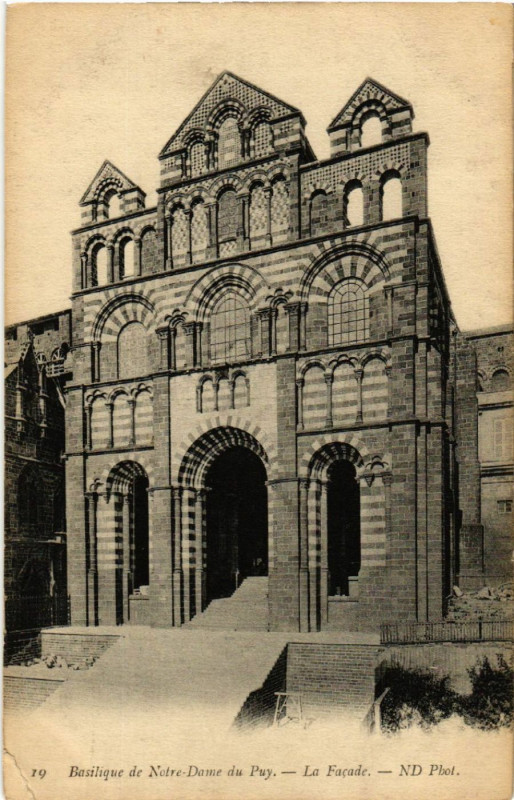 Carte postale ancienne Basilique de Notre-Dame du Puy - La Facade