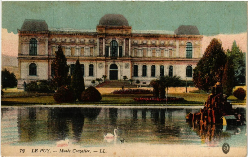 Carte postale ancienne Le Puy - Musee Crozatier