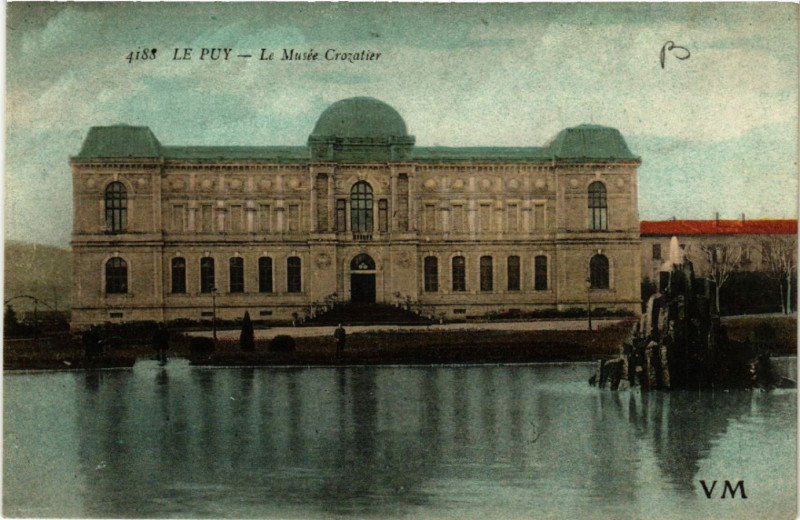 Carte postale ancienne Le Puy - Le Musee Crozatier