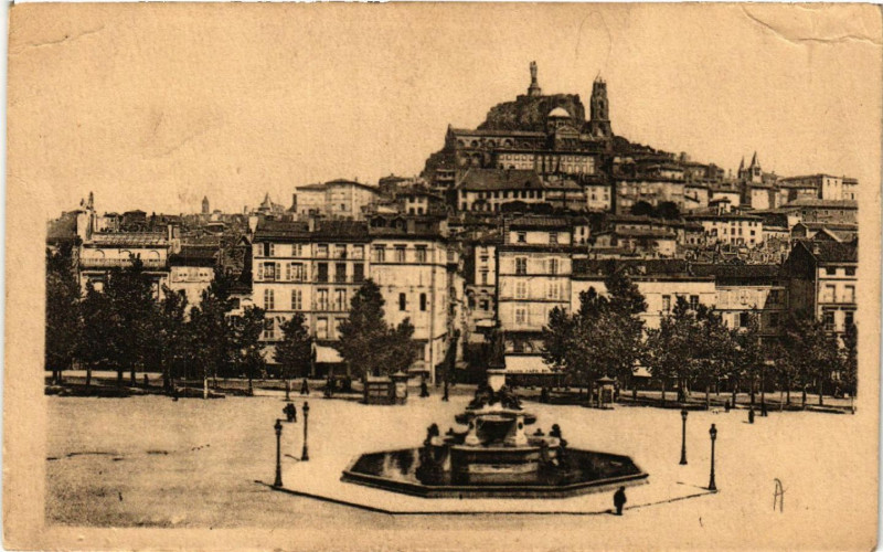 Carte postale ancienne Le Puy - La Place du Breuil