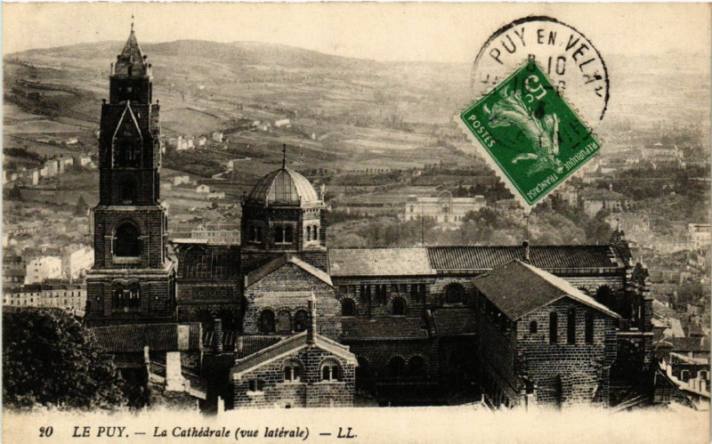 Carte postale ancienne Le Puy - La Cathedrale (vue laterale)