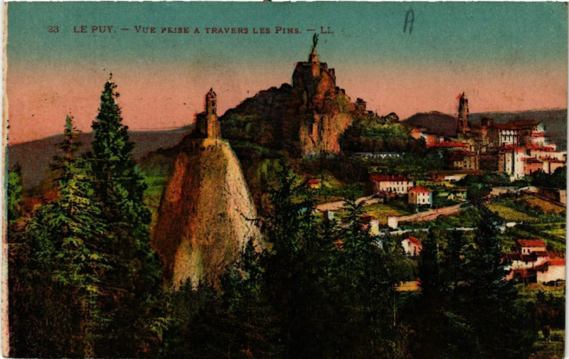 Carte postale ancienne Le Puy - Vue prise a travers les Pins