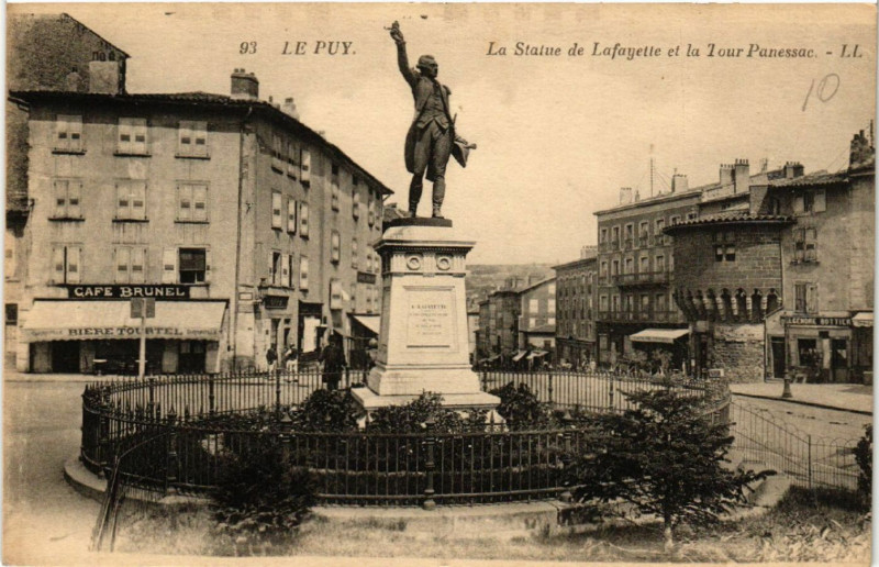 Carte postale ancienne Le Puy - La Statue de Lafayette et le Tour Panessac
