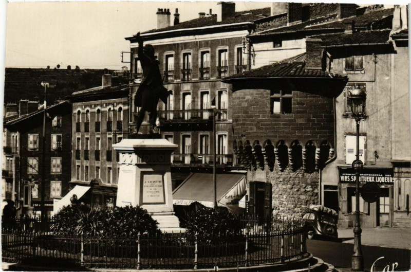 Carte postale ancienne Le Puy - La Statue de Lafayette