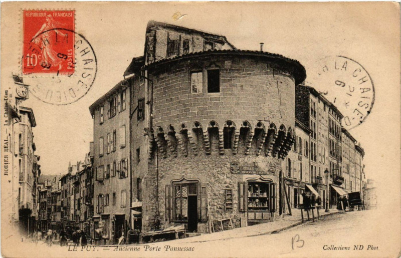 Carte postale ancienne Le Puy - Ancienne Porte Pannessac