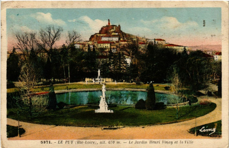 Carte postale ancienne Le Puy (Hte-Loire) alt 630 m-Le Jardin Henri Vinay et la Ville