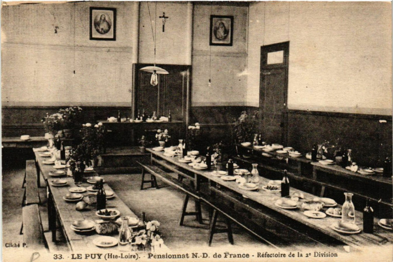 Carte postale ancienne Le Puy(Hte-Loire) - Pensionnat N.-D. de France - Refectoire de la