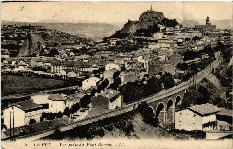 Carte postale ancienne Le Puy - Vue prise du Mont Ronzon