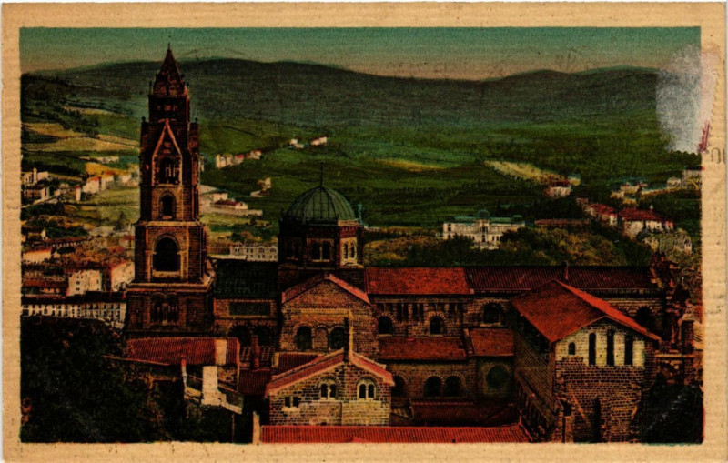Carte postale ancienne Le Puy - La Cathedrale,vue laterale