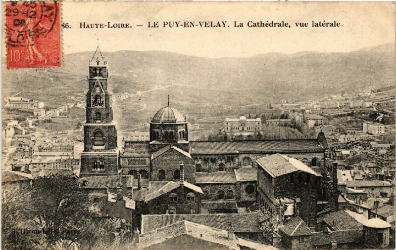 Carte postale ancienne Haute-Loire - Le Puy-en-Velay. La Cathedrale, vue laterale au Puy-en-Velay