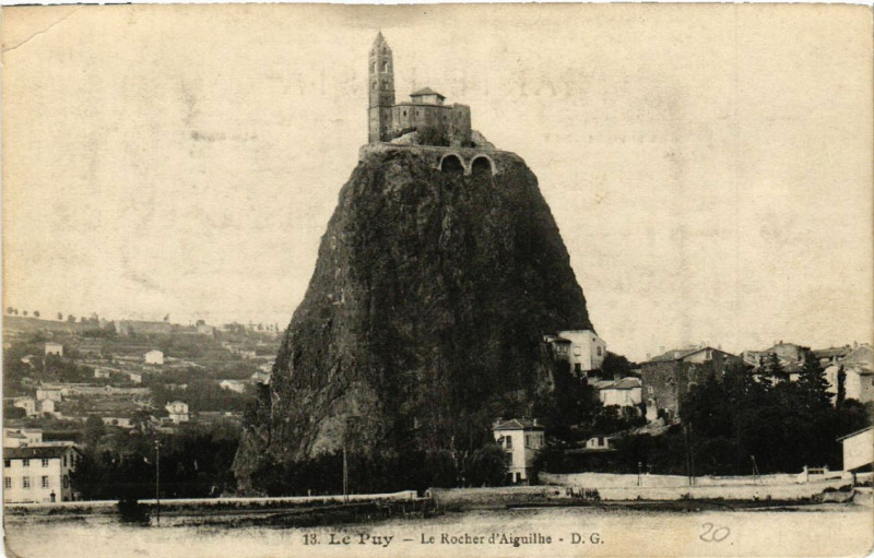 Carte postale ancienne Le Puy - Le Rocher d'Aiguilhe à Aiguilhe