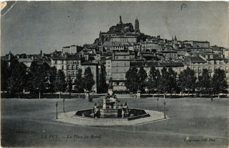 Carte postale ancienne Le Puy - La Place du Breuil