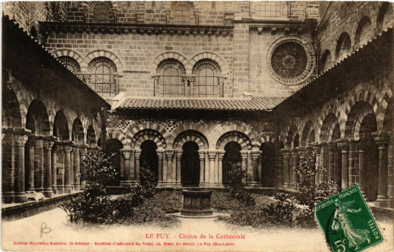 Carte postale ancienne Le Puy - Cloitre de la Cathedrale
