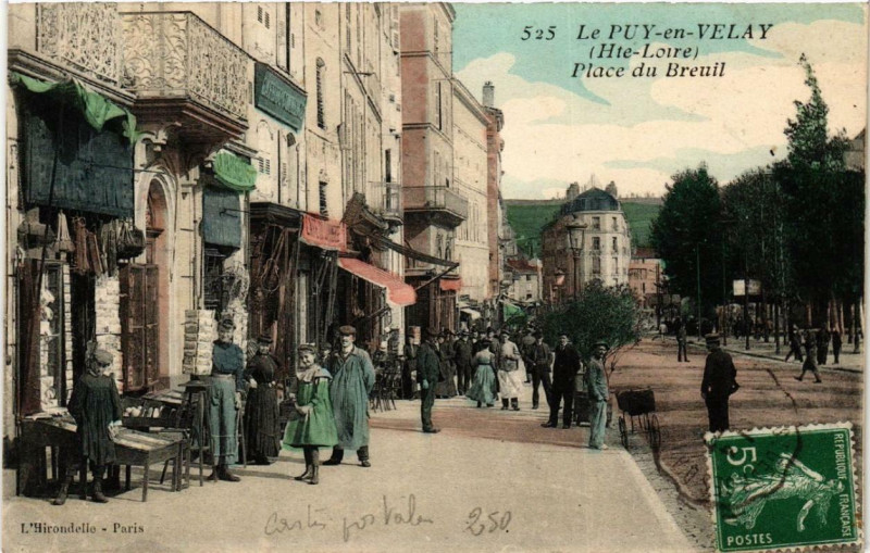 Carte postale ancienne Le Puy-en-Velay Place du Breuil au Puy-en-Velay