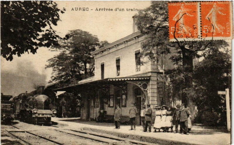 Carte postale ancienne Aurec Arrivee d'un train