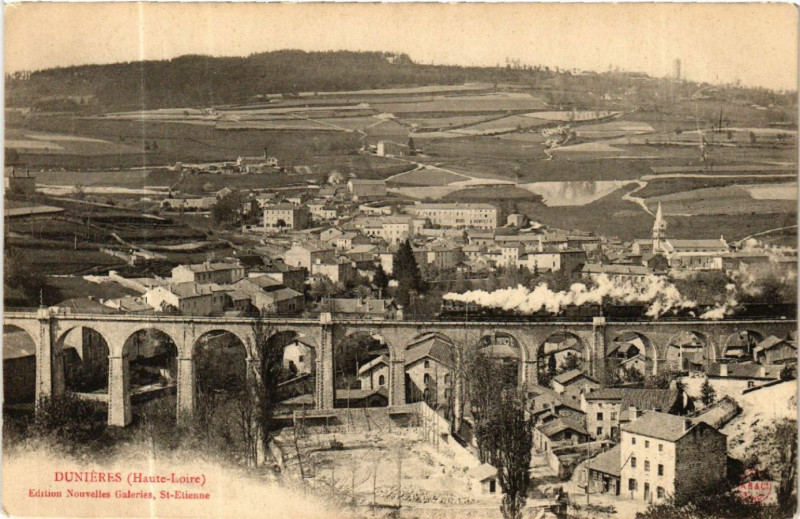 Carte postale ancienne Dunieres (Haute-Loire) à Dunières